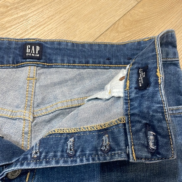 Gap jean shorts, size 12 - Picture 4 of 4